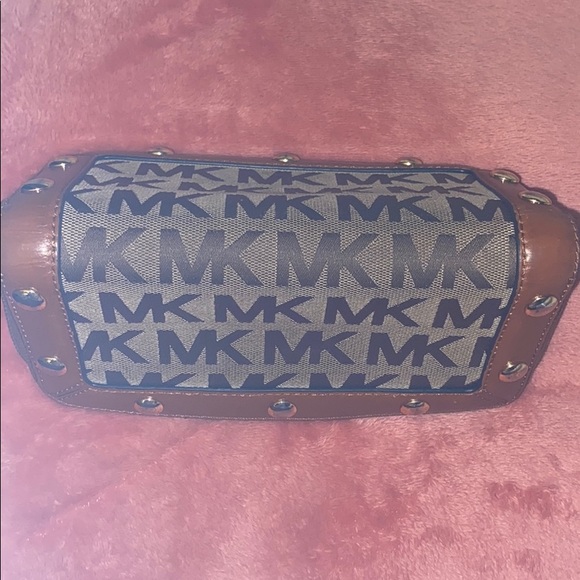 Michael Kors Wallet - Picture 6 of 7